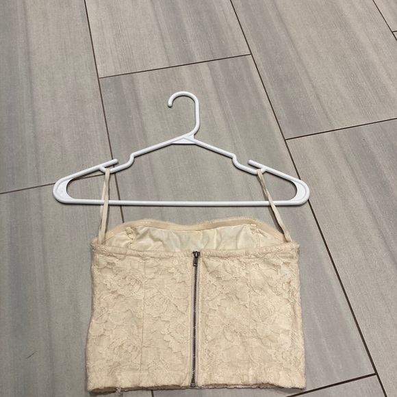 CREAM COLOURED LACE STRAPLESS TUBE TOP - Picture 2 of 2